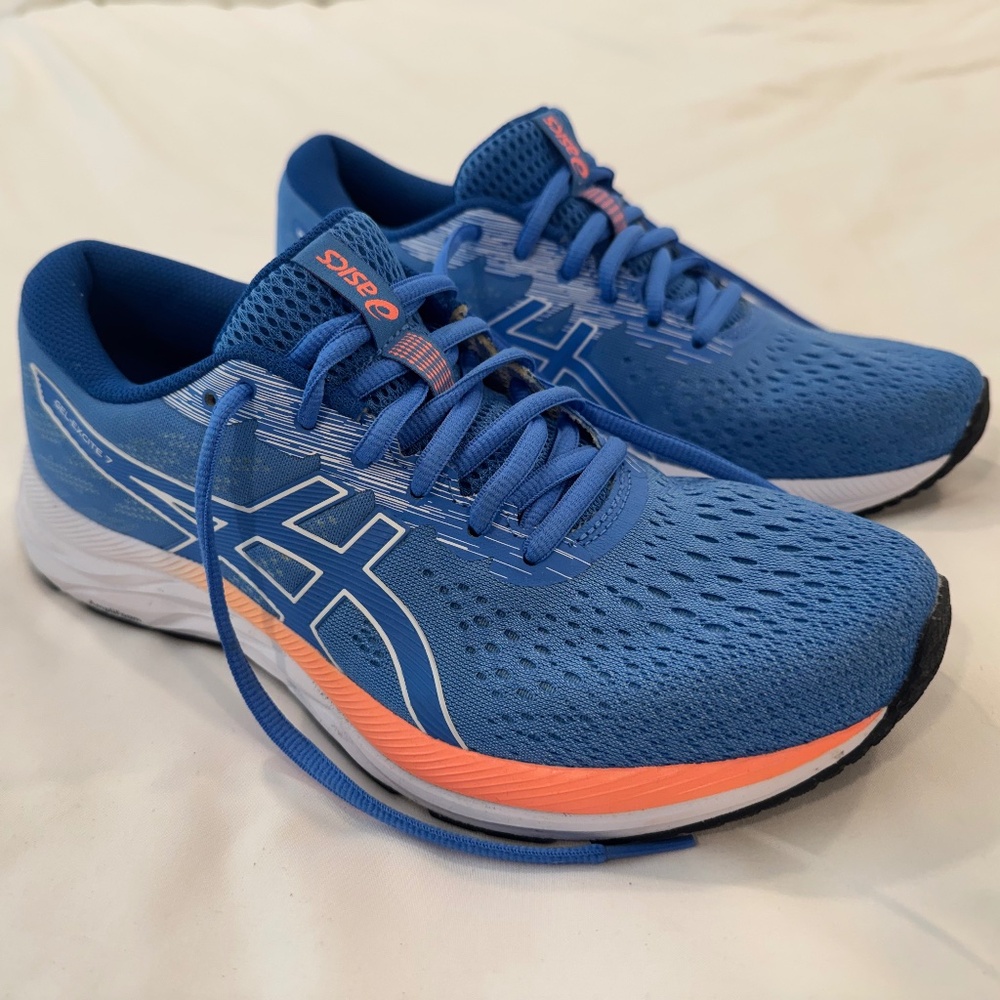NWOT ASICS Women’s Gel Excite 7 Running Shoes